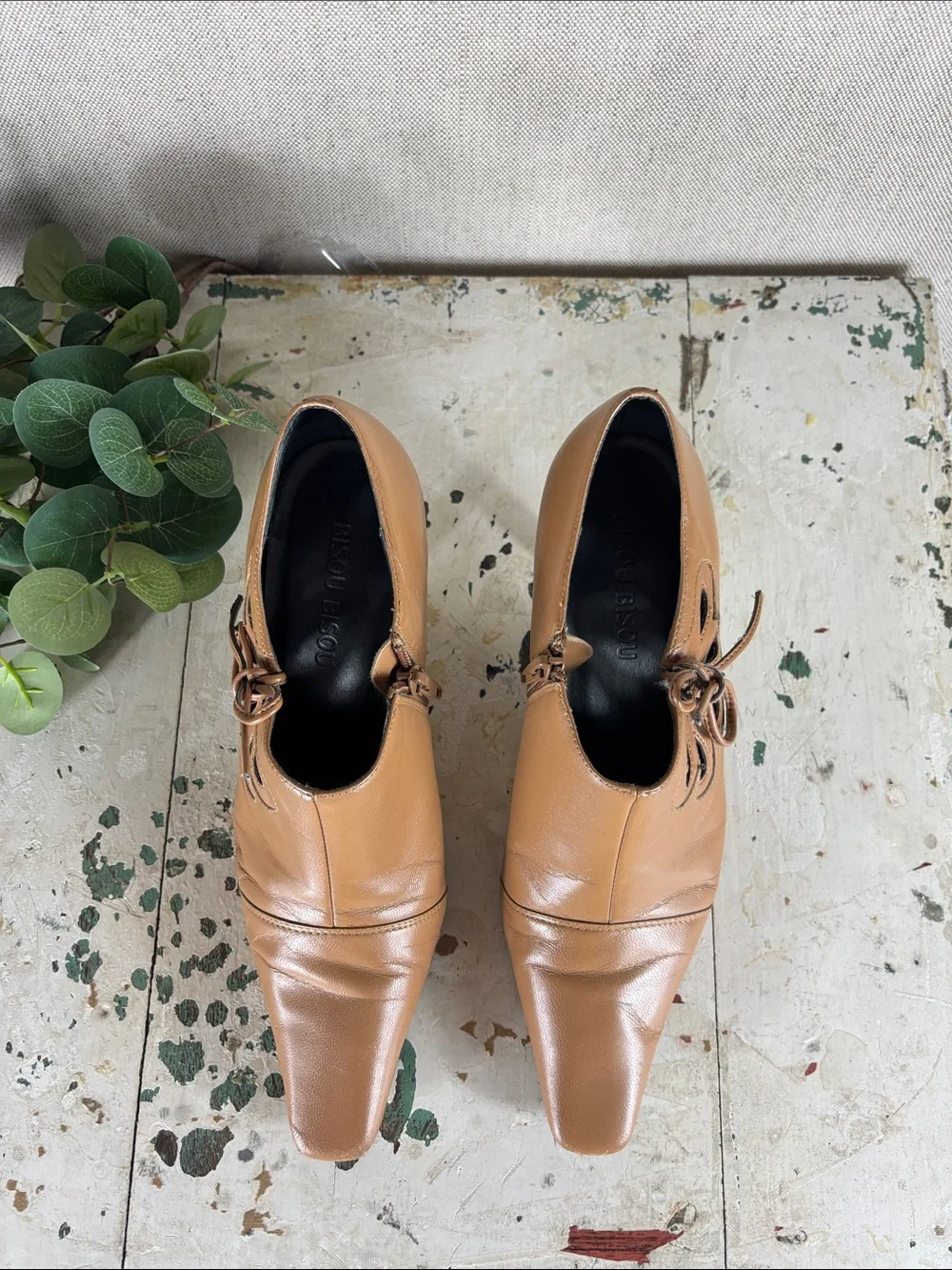 Bisou Bisou > Tan Leather Pointed-Toe Lace-Up Heels 8